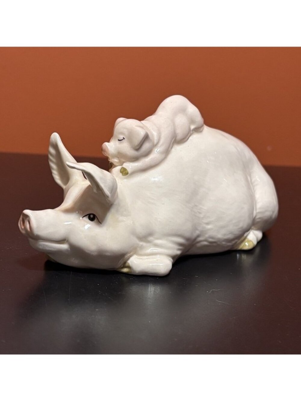 Beswick Pig Piglet Porcelain Figurine Sleeping England Green Label Attached